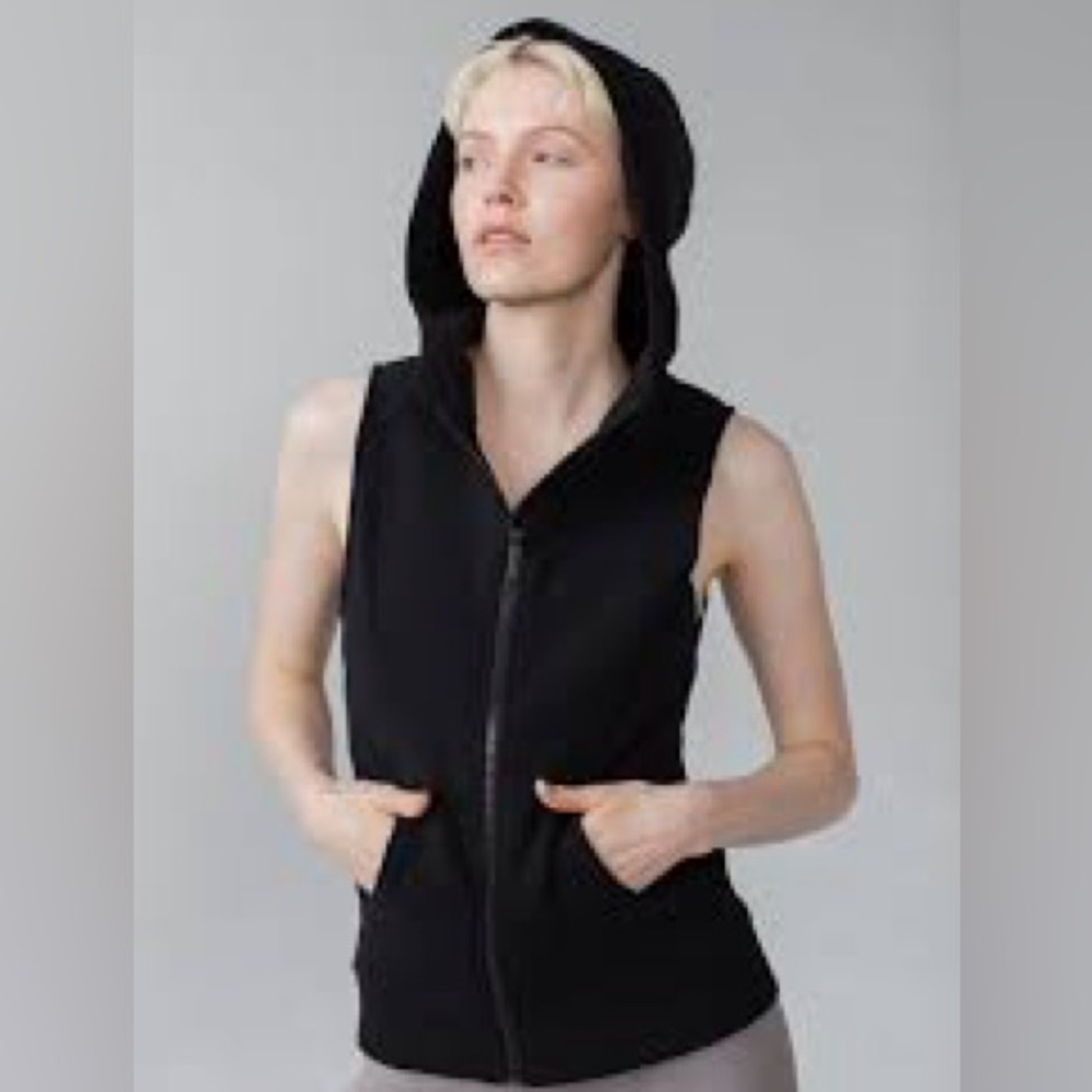 Savvi Women's Sleeveless Zip Hoodie NWOT
